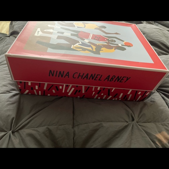 Jordan 2 Retro SE Nina Chanel Abney - Picture 3 of 4